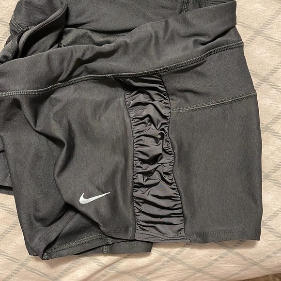 Nike dry fit shorts with underwear lining attached - Picture 4 of 7